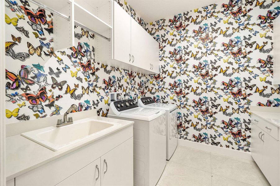 LAUNDRY ROOM
