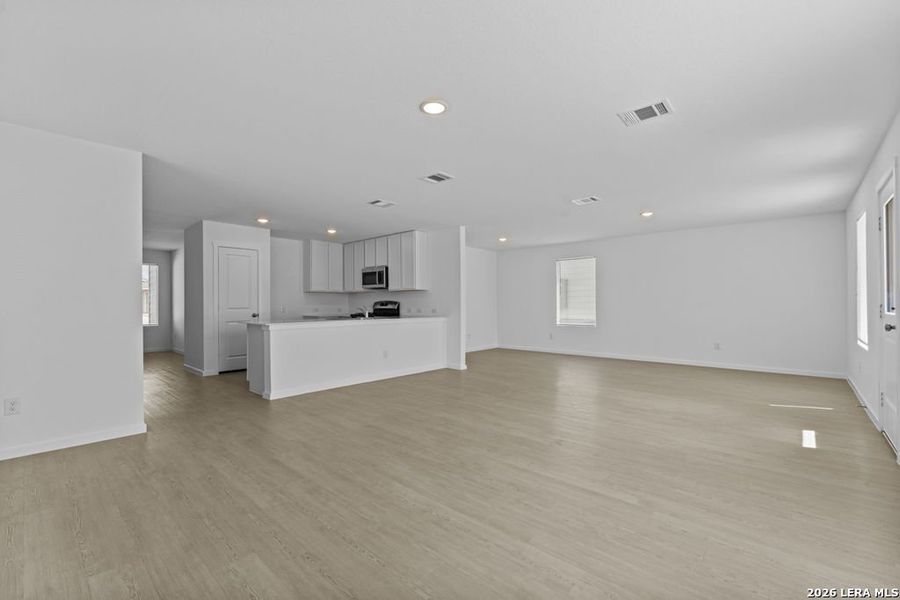 Spacious, unfurnished interior of a new home in Grace Valley, Marion (Image 13).