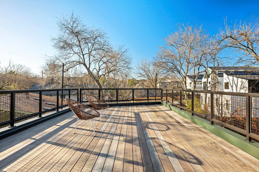 2nd floor deck has views of downtown