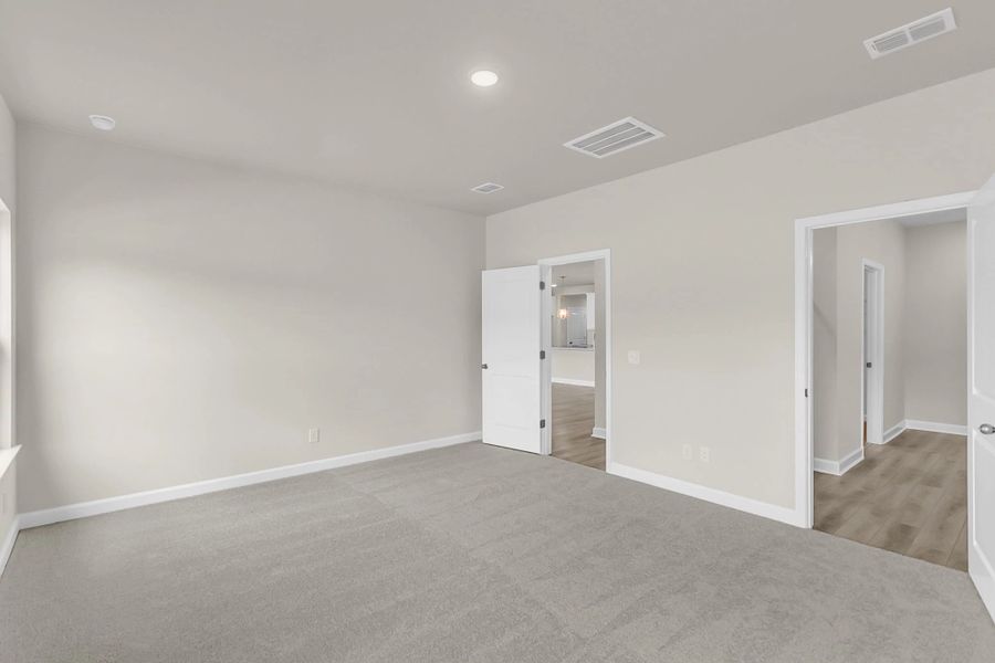 Spacious, unfurnished interior of a new home in Watson Hill, Summerville (Image 20).