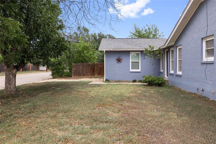 Front exterior of a new home in , Brownwood, TX, highlighting curb appeal (Image 15). Front exterior of a new home in , Brownwood, TX, highlighting curb appeal (Image 15).