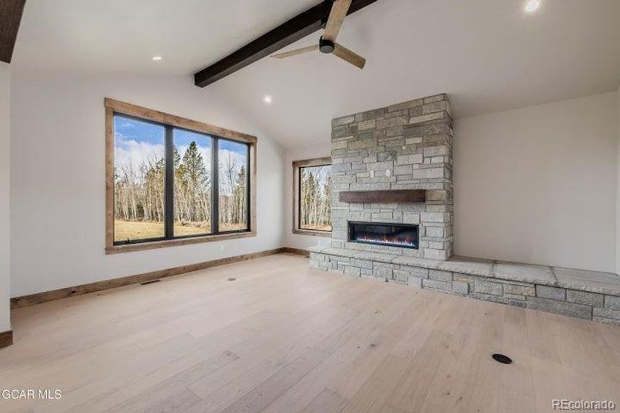 Spacious, unfurnished interior of a new home in , Granby (Image 23).