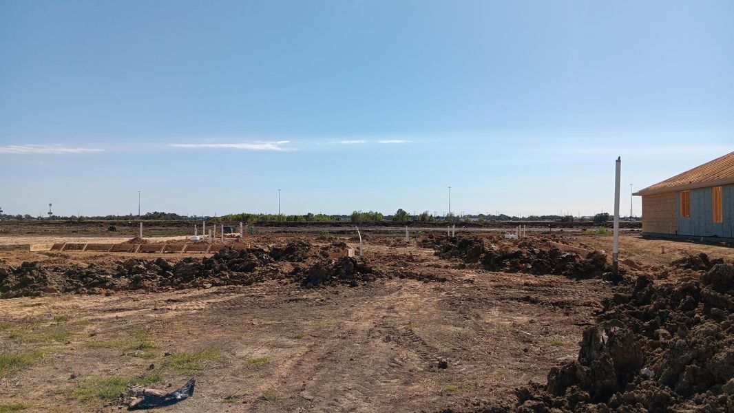 Site preparation for new homesites in Riverside Estates, Mont Belvieu (Image 3). Site preparation for new homesites in Riverside Estates, Mont Belvieu (Image 3).