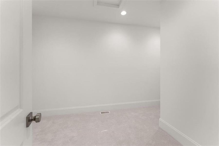 Spacious, unfurnished interior of a new home in , Cleveland (Image 43).