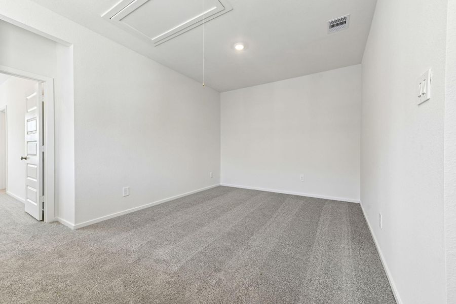 Spacious, unfurnished interior of a new home in Kemah Crossing - City Series, Kemah (Image 26).