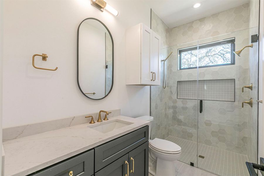 Furnished interior view inside a new home in , Horseshoe Bay (Image 15).