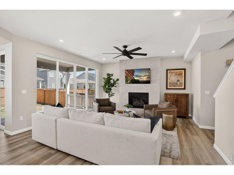Furnished interior view inside a new home in Mountain Brook, Longmont (Image 11).