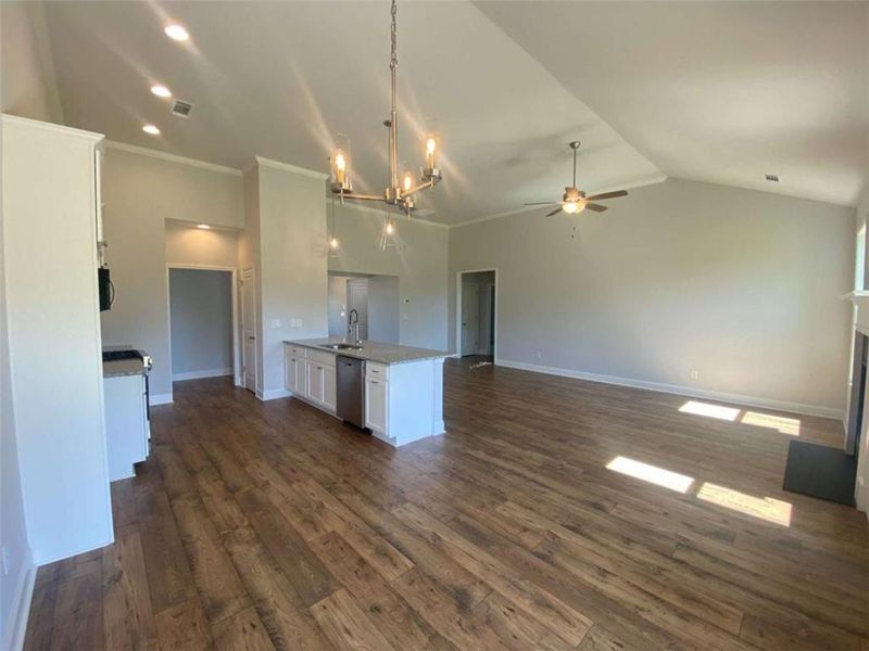 Spacious, unfurnished interior of a new home in , Jefferson (Image 30).