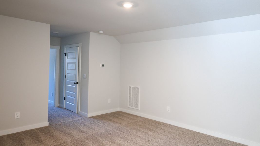 Spacious, unfurnished interior of a new home in Nexus South, Gallatin (Image 25).