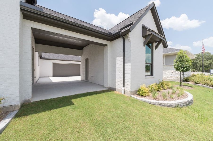 Representative exterior details of a home built from the Carignan by Tri Pointe Homes in Legacy Grove, Montgomery (Image 25).