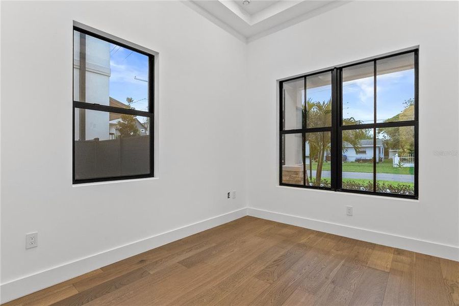Spacious, unfurnished interior of a new home in , Tampa (Image 46).