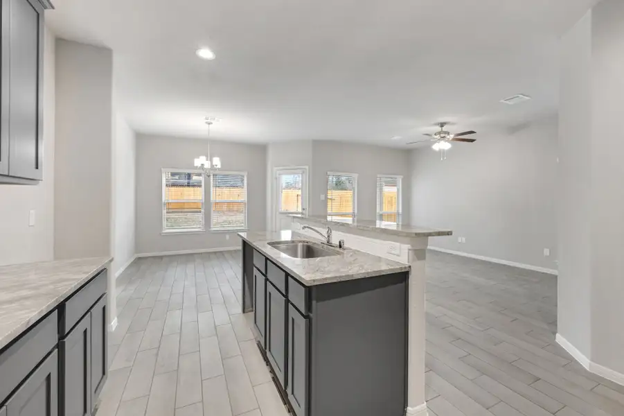 Representative furnished interior of a home built from the Floor Plan 1597 by Colina Homes in Rollingbrook Estates, Baytown (Image 9).