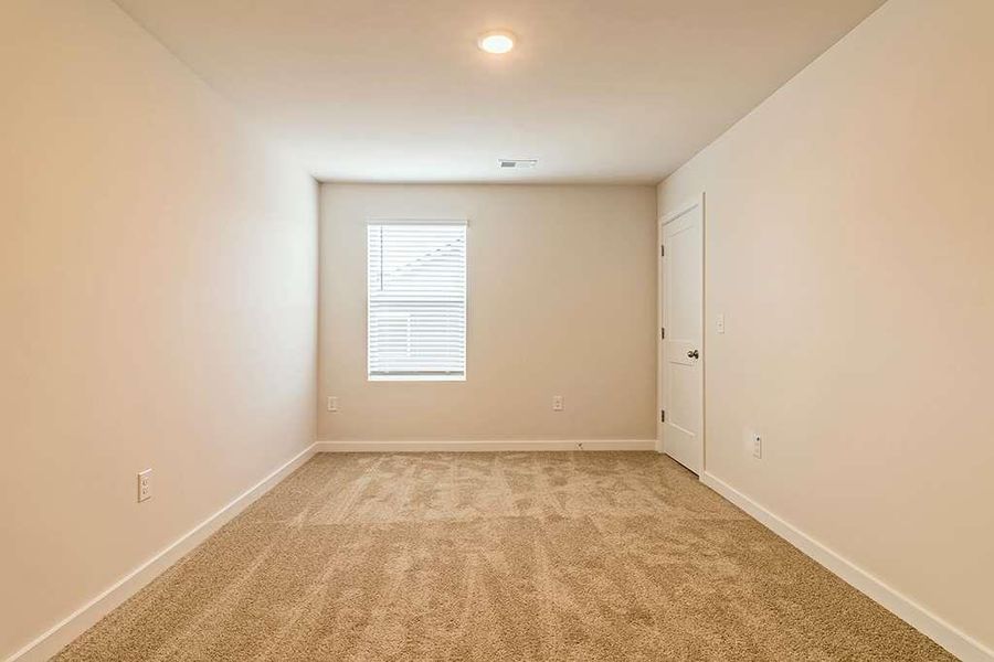 Spacious, unfurnished interior of a new home in Southern Hills, McDonough (Image 25).
