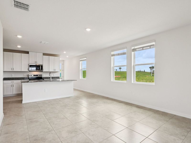 Spacious, unfurnished interior of a new home in Hamilton Bluff - Classic Series, Lake Hamilton (Image 9).