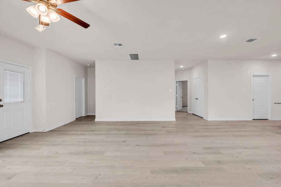 Spacious, unfurnished interior of a new home in The Village at Elm Creek, Troy (Image 19). Spacious, unfurnished interior of a new home in The Village at Elm Creek, Troy (Image 19).