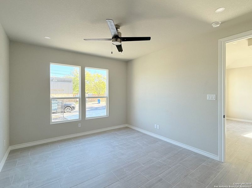 Spacious, unfurnished interior of a new home in , San Antonio (Image 17).