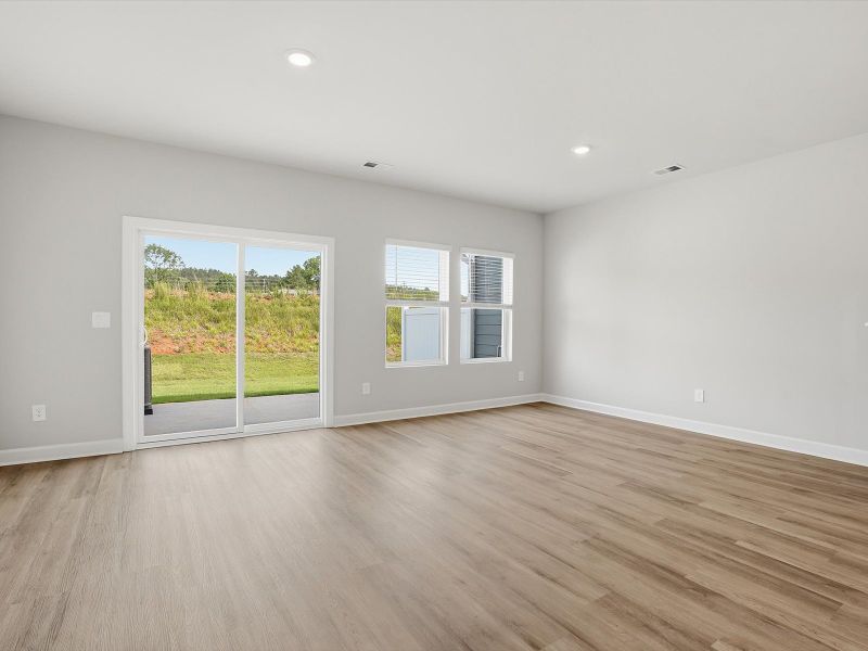 Spacious, unfurnished interior of a new home in Crossing at Abner Creek Townes, Greer (Image 8).
