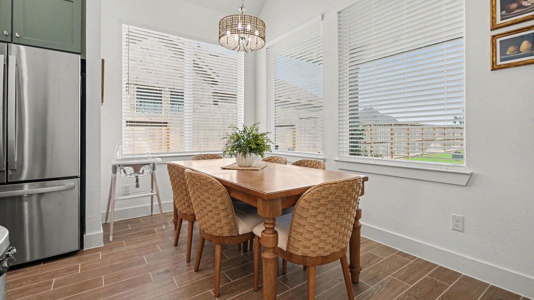 Furnished interior view inside a new home in , Mont Belvieu (Image 18).