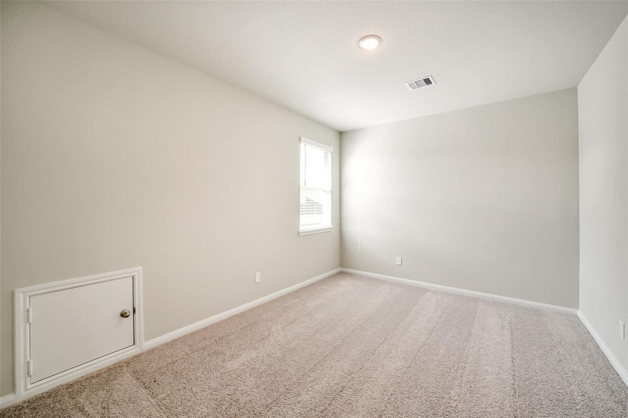 Spacious, unfurnished interior of a new home in Anderson Lake, Houston (Image 34).