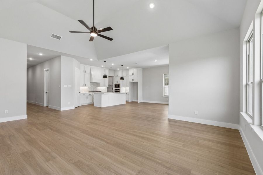Spacious, unfurnished interior of a new home in Painted Tree Lakeside, McKinney (Image 17).