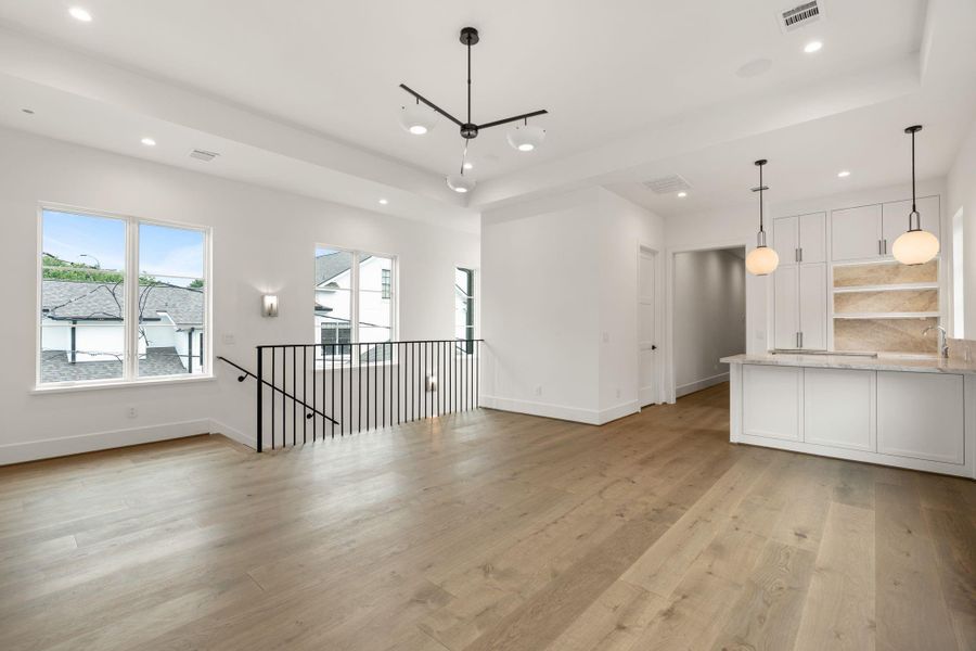 Spacious, unfurnished interior of a new home in , Houston (Image 19).