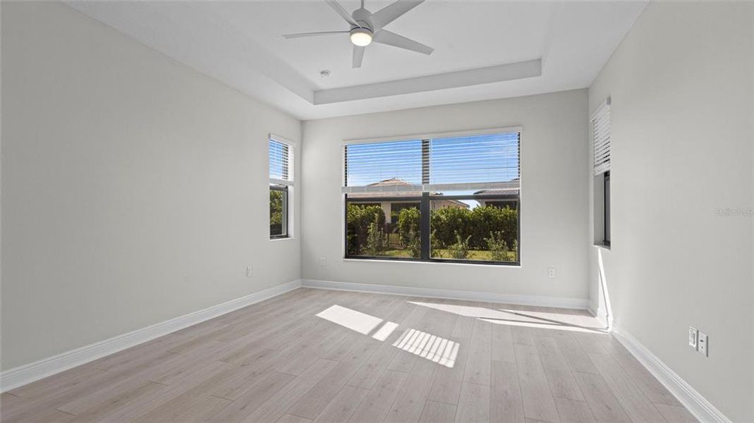 Spacious, unfurnished interior of a new home in Cresswind Lakewood Ranch, Lakewood Ranch (Image 16).