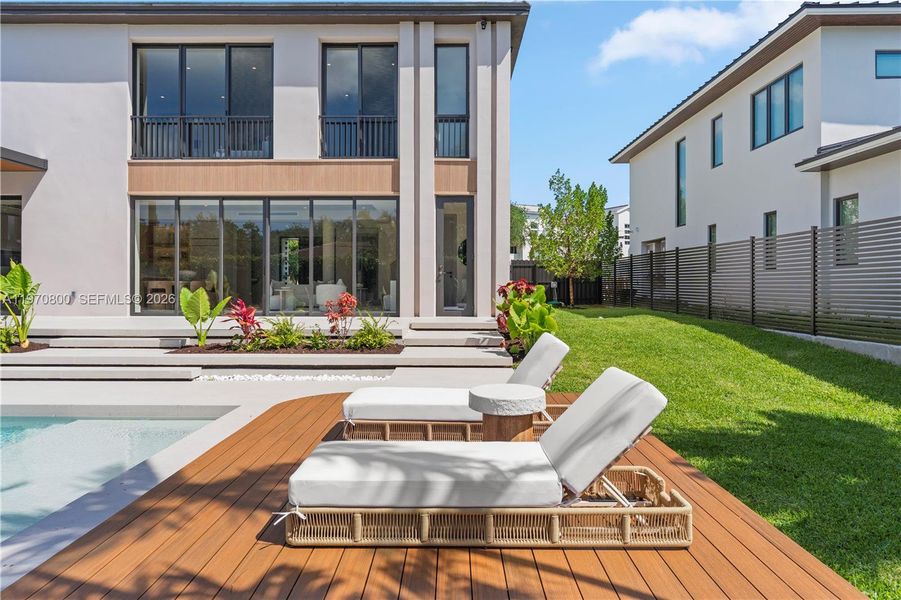 Exterior details and patio area of a home in , Miami (Image 39).