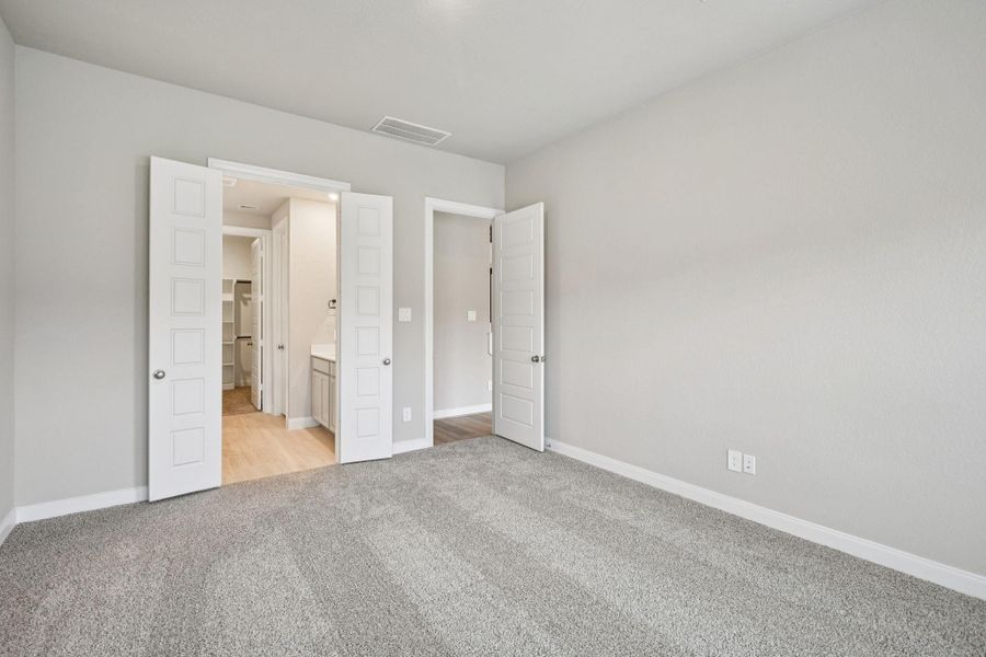 Spacious, unfurnished interior of a new home in , Montgomery (Image 40).