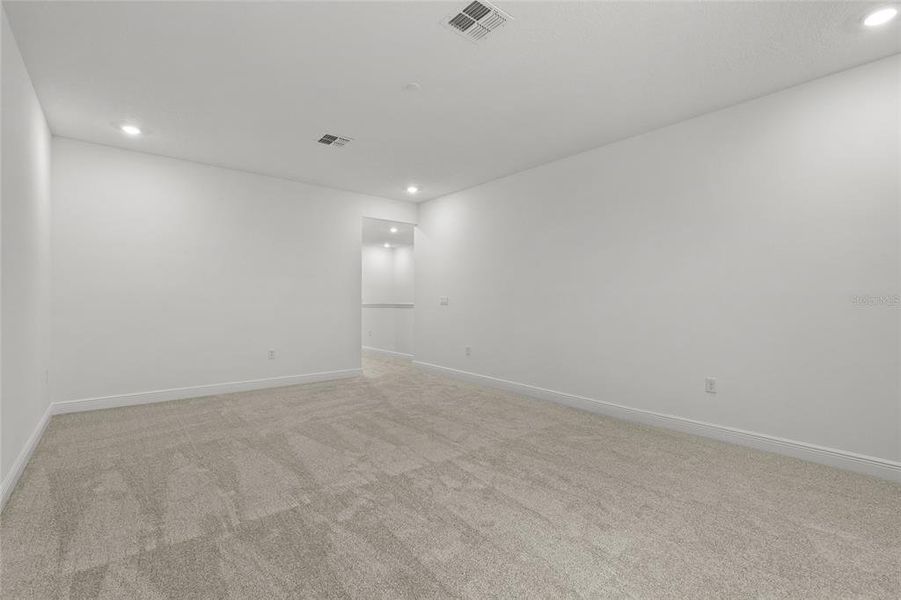 Spacious, unfurnished interior of a new home in Crossroads at Kelly Park, Apopka (Image 37).