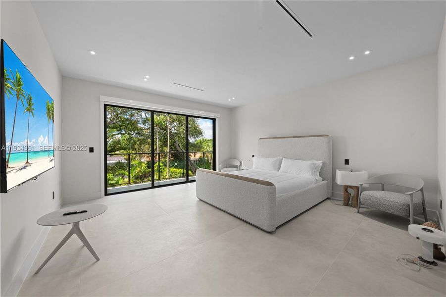 Furnished interior view inside a new home in , Miami (Image 44).