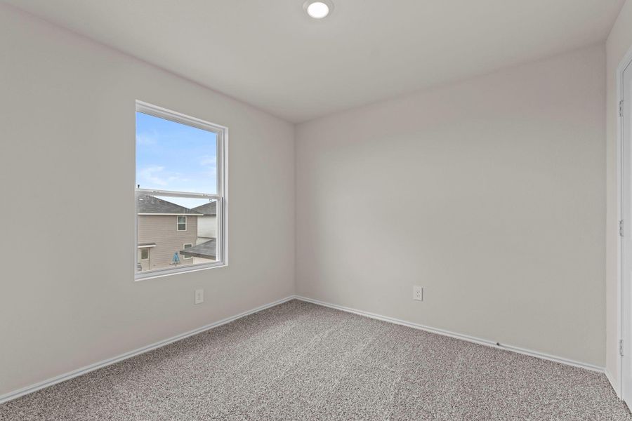 Spacious, unfurnished interior of a new home in Sunset Oaks, Maxwell (Image 27).