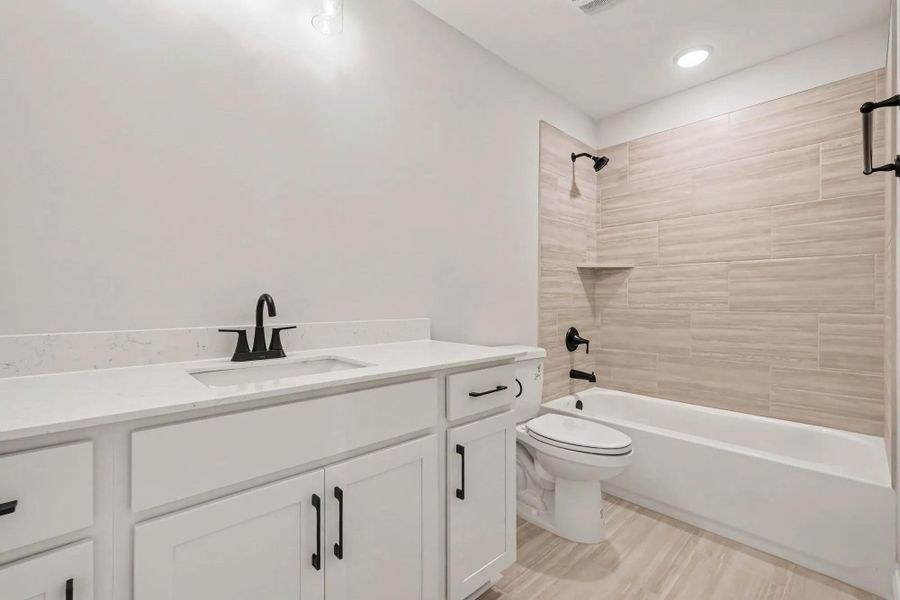 Dahlia D Bathroom 3