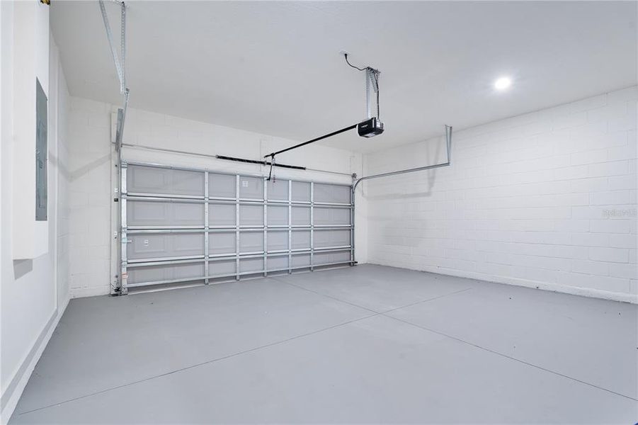 Spacious, unfurnished interior of a new home in , Apopka (Image 26).