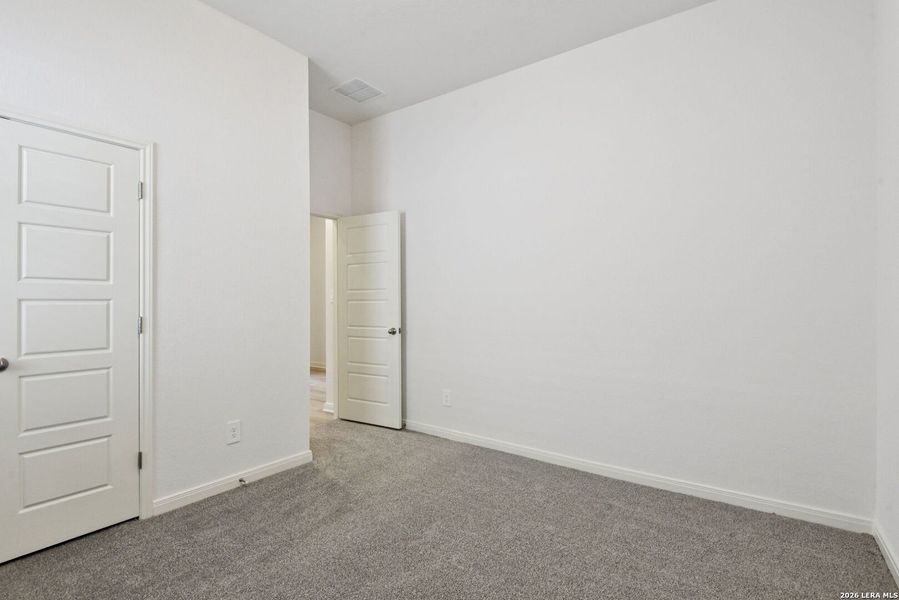 Spacious, unfurnished interior of a new home in Fox Falls, Boerne (Image 27).