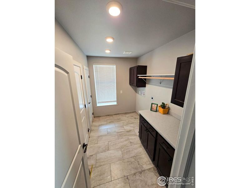 Furnished interior view inside a new home in , Nederland (Image 14).