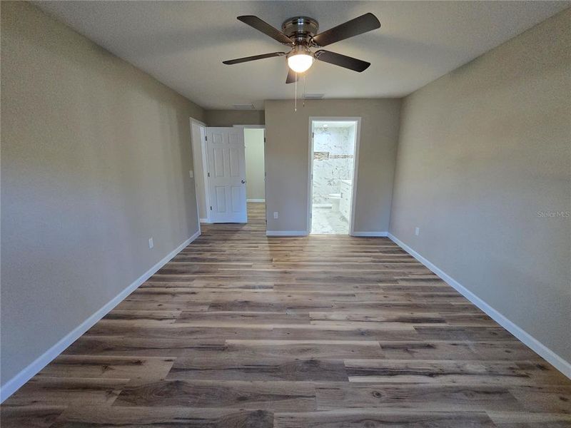 Spacious, unfurnished interior of a new home in , Ocala (Image 30).