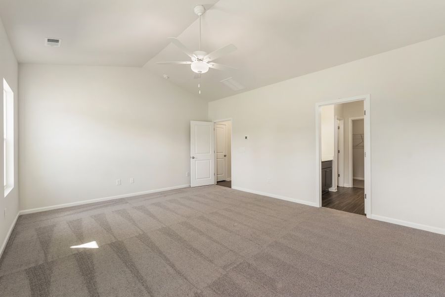 Spacious, unfurnished interior of a new home in Burke Estates, Chesnee (Image 22).