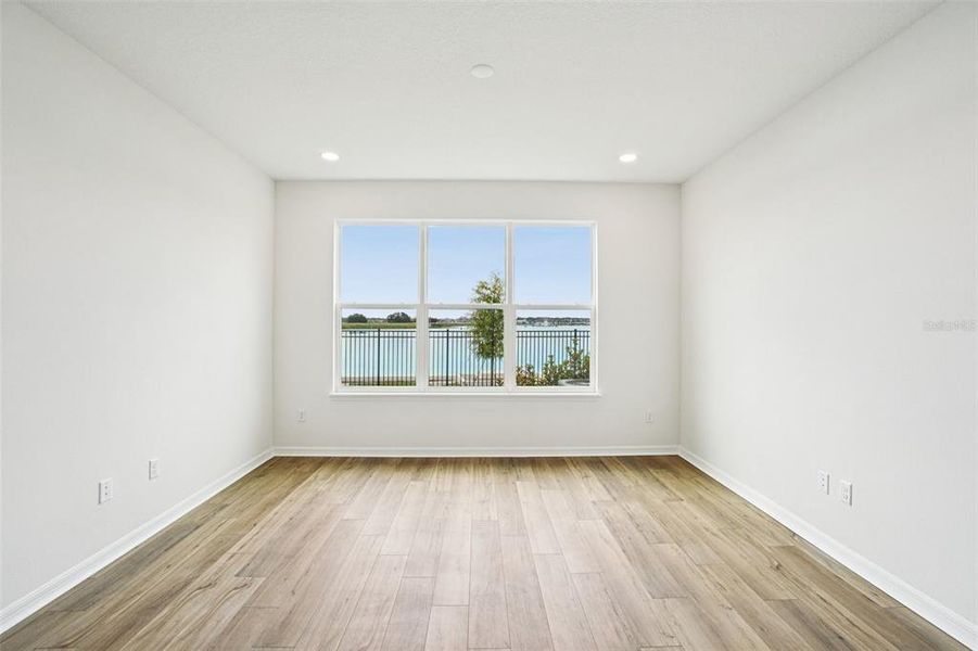 Spacious, unfurnished interior of a new home in Isla Mirada, San Antonio (Image 37).