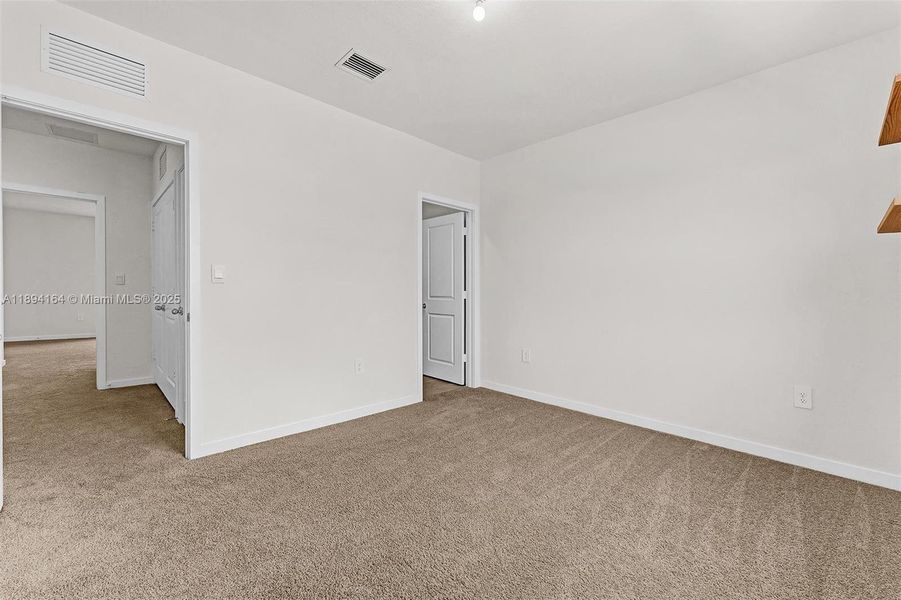 Spacious, unfurnished interior of a new home in , Florida City (Image 11).