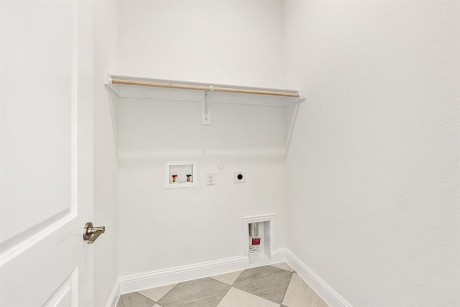 Spacious, unfurnished interior of a new home in Country Lakes, Denton (Image 23). Spacious, unfurnished interior of a new home in Country Lakes, Denton (Image 23).
