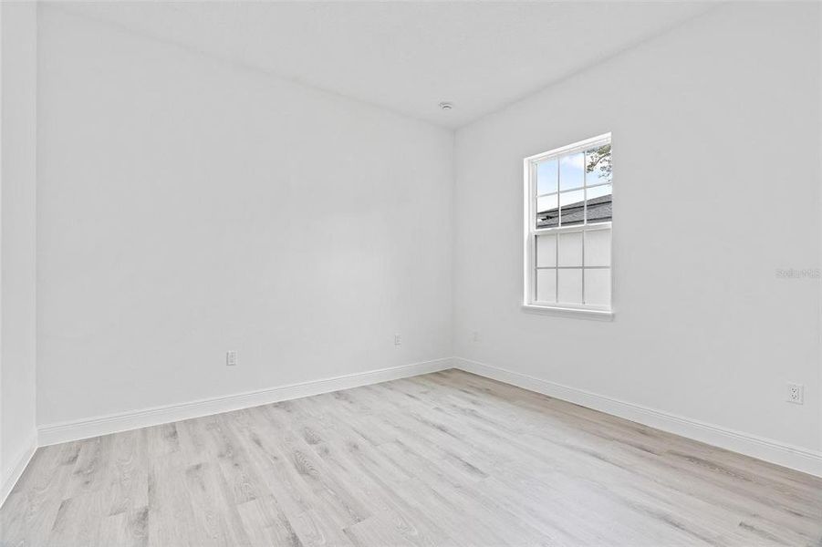 Spacious, unfurnished interior of a new home in , Ocala (Image 18).