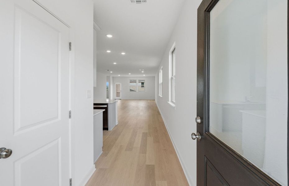 Spacious, unfurnished interior of a new home in La Cima, San Marcos (Image 46).