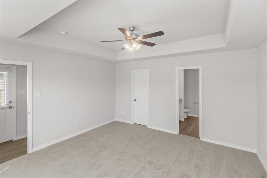 Spacious, unfurnished interior of a new home in Retreat at Fossil Creek, Fort Worth (Image 10).