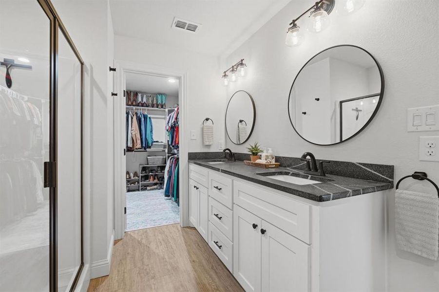 Furnished interior view inside a new home in , Abilene (Image 11).