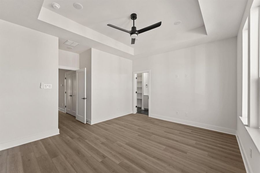 Spacious, unfurnished interior of a new home in Jesselton Square at Creekmont, Houston (Image 21).