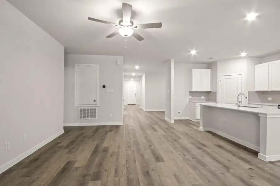 Furnished interior view inside a new home in Oakwood Ranch, Willis (Image 10). Furnished interior view inside a new home in Oakwood Ranch, Willis (Image 10).