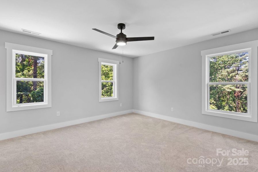 Spacious, unfurnished interior of a new home in , Asheville (Image 28).