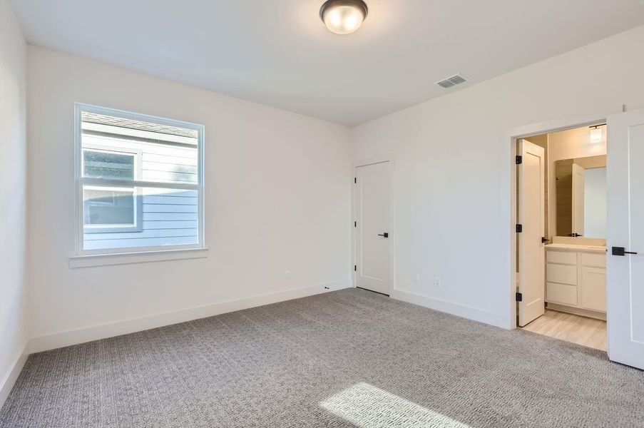 Spacious, unfurnished interior of a new home in Chester Ranch Place, Round Rock (Image 15).