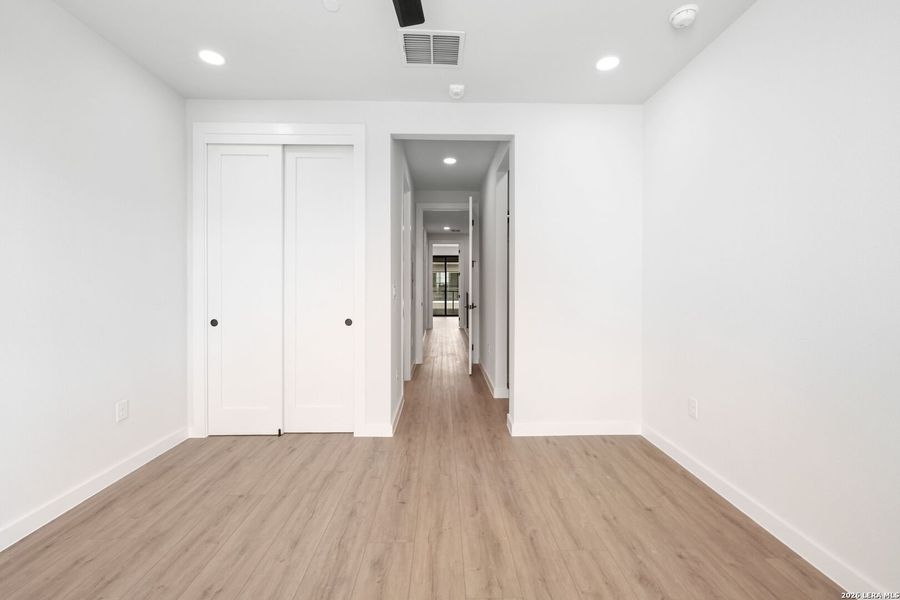 Spacious, unfurnished interior of a new home in Dovetail, New Braunfels (Image 17).