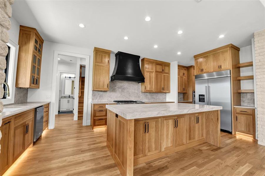Furnished interior view inside a new home in , Weatherford (Image 11).
